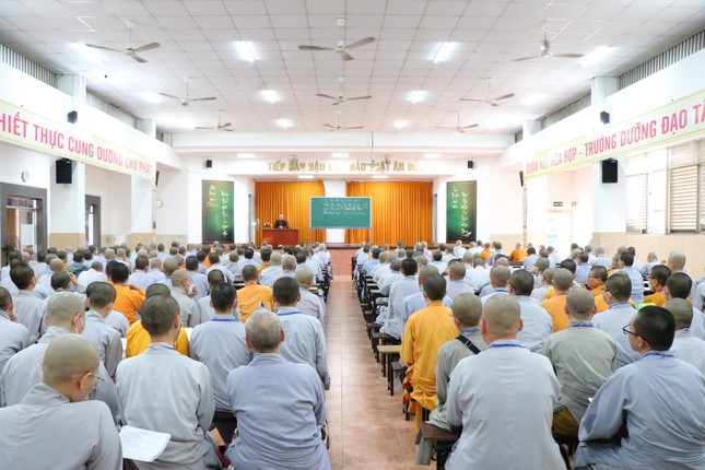 Trường Trung cấp Phật học TP.HCM tổ chức thi học kỳ cho Tăng Ni sinh ảnh 5
