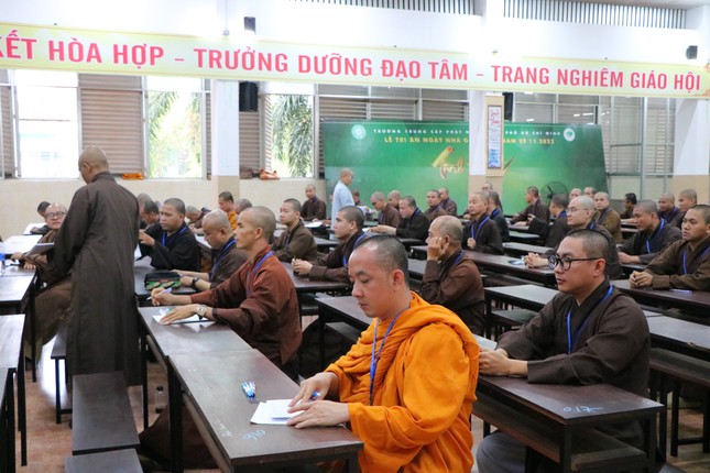 Trường Trung cấp Phật học TP.HCM tổ chức thi học kỳ cho Tăng Ni sinh ảnh 3