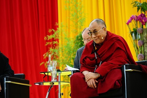 Đức: Lễ bế mạc hoằng pháp của đức Dalailama tại Commenbank - Arena, TP.Frankfurt ảnh 19