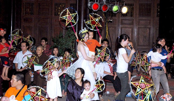 80 em nhỏ tại chùa Bồ Đề vui đón Trung thu ảnh 14