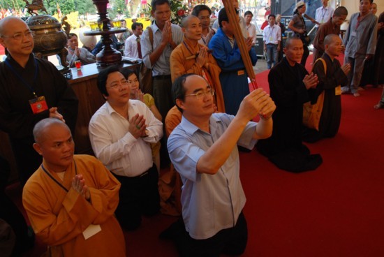 Phó Thủ tướng Nguyễn Thiện Nhân dâng hương tưởng niệm tại Hoàng thành Thăng Long ảnh 14