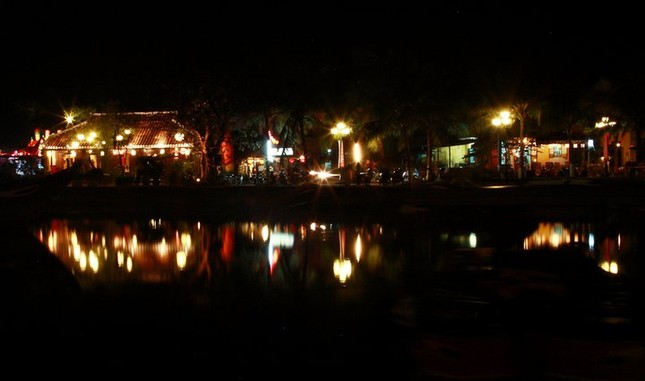 Lung linh đèn lồng phố cổ Hội An ảnh 7