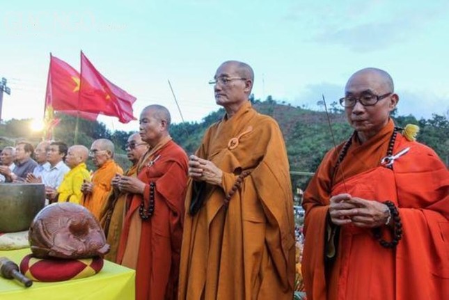 1 khanh son 1.jpg
