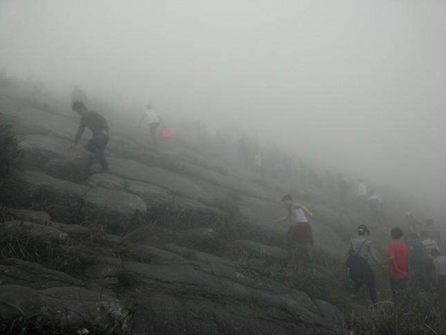 Quảng Ninh: Nườm nượp người trẩy hội Yên Tử ảnh 4