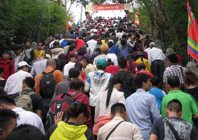 Quảng Ninh: Nườm nượp người trẩy hội Yên Tử ảnh 2
