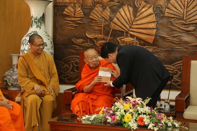 1 lao 2.jpg