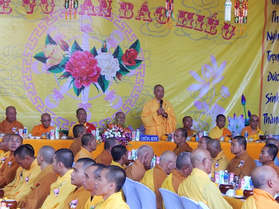 TT Thich Minh Nhat ban dao tu.jpg