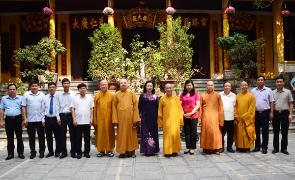 Các ban ngành T.Ư chúc mừng Phật đản GHPGVN ảnh 5