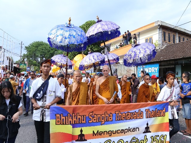 Chùm ảnh: Trang nghiêm rước Phật tại Indonesia ảnh 30