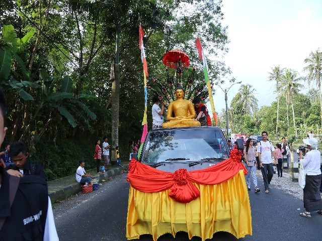 Chùm ảnh: Trang nghiêm rước Phật tại Indonesia ảnh 1