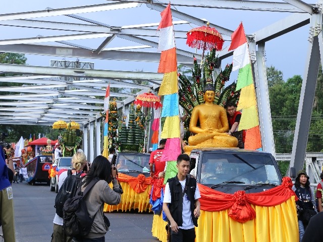Chùm ảnh: Trang nghiêm rước Phật tại Indonesia ảnh 41