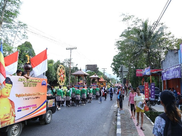 Chùm ảnh: Trang nghiêm rước Phật tại Indonesia ảnh 42