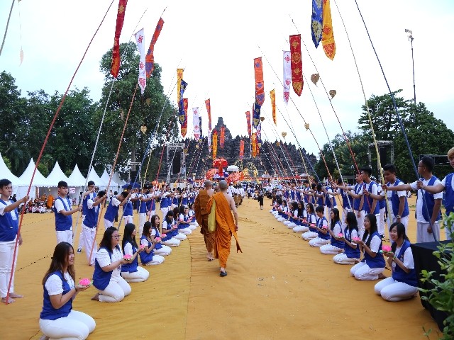 Chùm ảnh: Trang nghiêm rước Phật tại Indonesia ảnh 51
