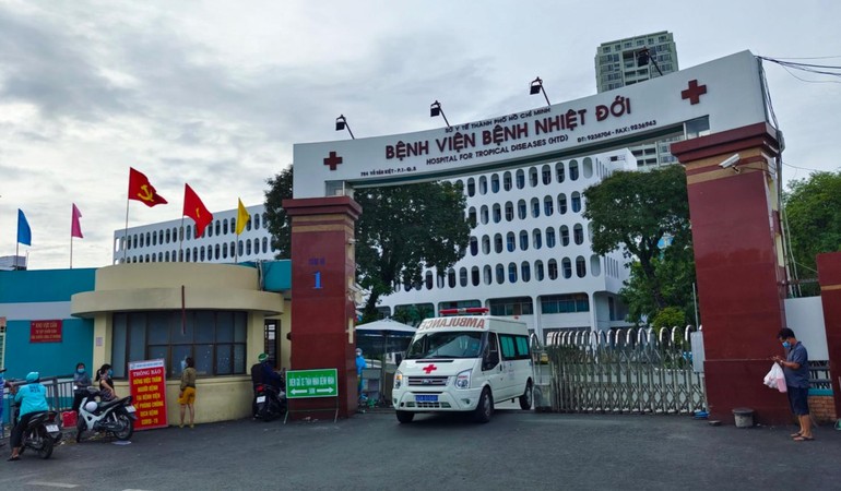 Bệnh viện Bệnh nhiệt đới TP.HCM - Nơi chuyển thành bệnh viện chuyên điều trị Covid-19 đã tạm thời phong tỏa vì có hàng chục nhân viên y tế bị nhiễm Covid-19