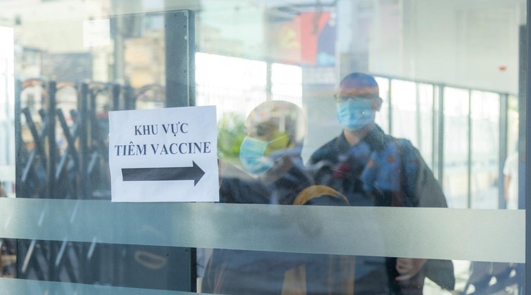 TP.HCM đang nỗ lực trong chiến dịch tiêm vắc-xin trên diện rộng - Ảnh: Phùng Anh Quốc