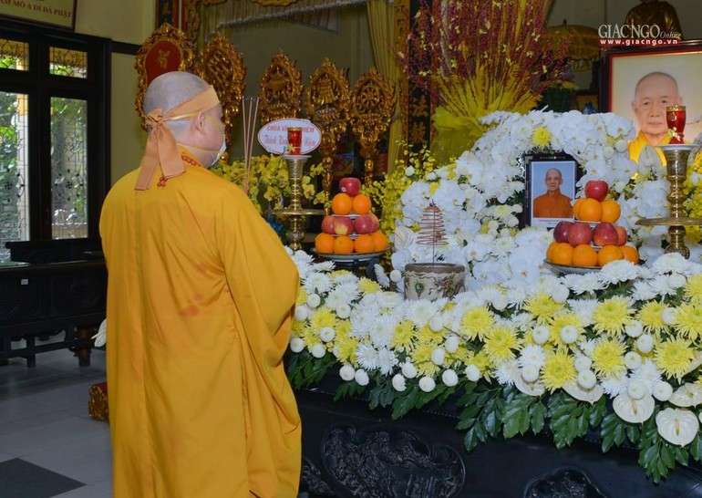 Án tưởng niệm Hòa thượng Thích Minh Thanh tại Tổ đường chùa Vĩnh Nghiêm - Ảnh: Bảo Toàn