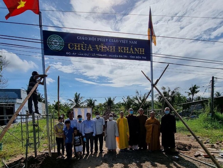 Ban Trị sự GHPGVN huyện Ba Tri tổ chức lễ thượng bảng hiệu chùa Vĩnh Khánh, xã Tân Mỹ