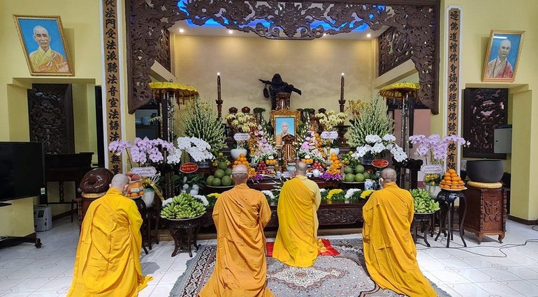 Chư Tăng chùa Bửu Đà tưởng niệm nội bộ cố Hòa thượng Thích Như Thọ, nguyên Trưởng ban Trị sự Phật giáo quận 10 - Ảnh: B.Đ