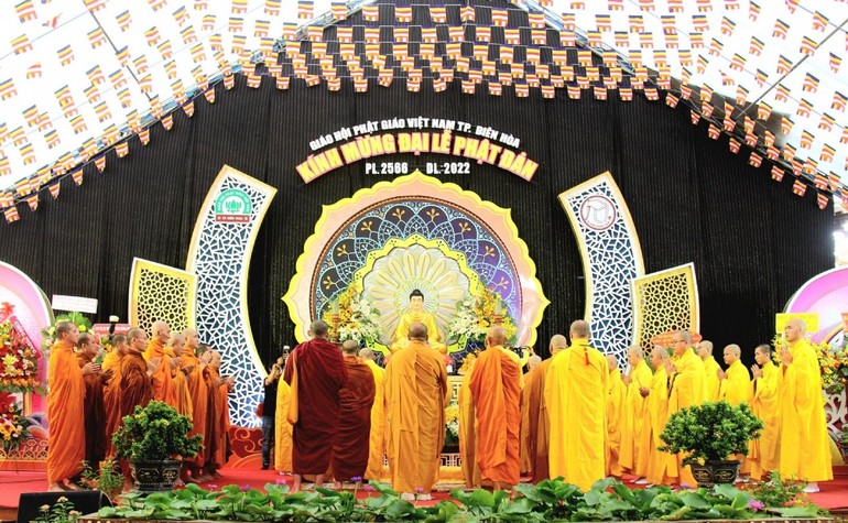 Quang cảnh lễ Kỷ niệm ngày Khánh đản Đức Thế Tôn, tại tổ đình Phước Viên, TP.Biên Hòa