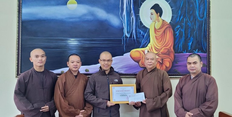 Quỹ đào tạo Tăng tài Ngộ Chân Tử tặng 50 triệu đồng đến Trường Trung cấp Phật học tỉnh