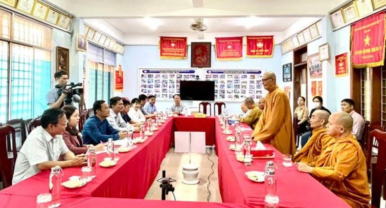 Hòa thượng Thích Châu Quang cảm ơn sự quan tâm của lãnh đạo Ủy ban MTTQVN tỉnh, cùng các cơ quan