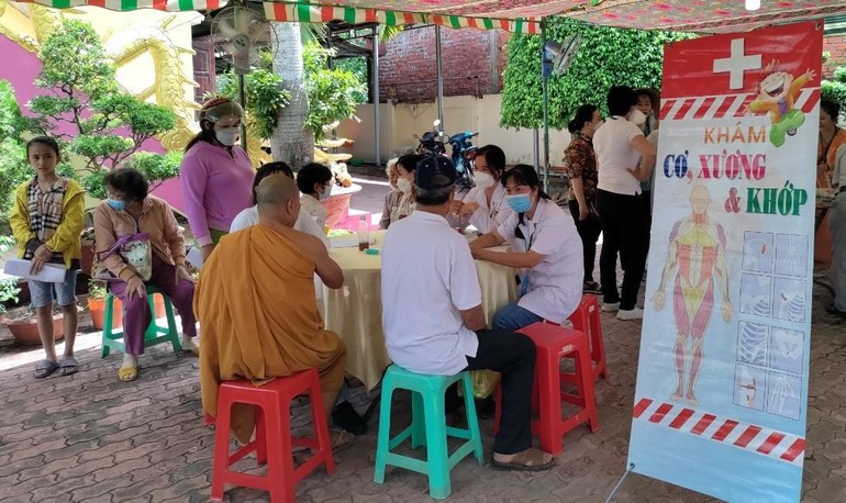 Khám bệnh miễn phí tại thiền viện Thiện Minh, tỉnh Vĩnh Long