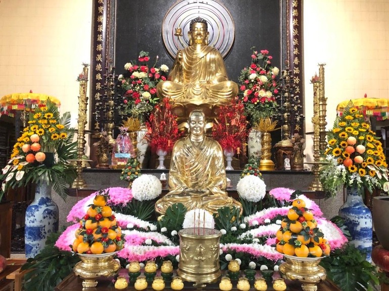 Tôn tượng Đức Phật hoàng Trần Nhân Tông tại chùa Tỉnh Hội - Phật Ân
