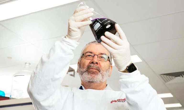 Giáo sư Nigel McMillan, trưởng nhóm nghiên cứu liệu pháp tiêu diệt nCoV trong phổi - Ảnh: Đại học Griffith