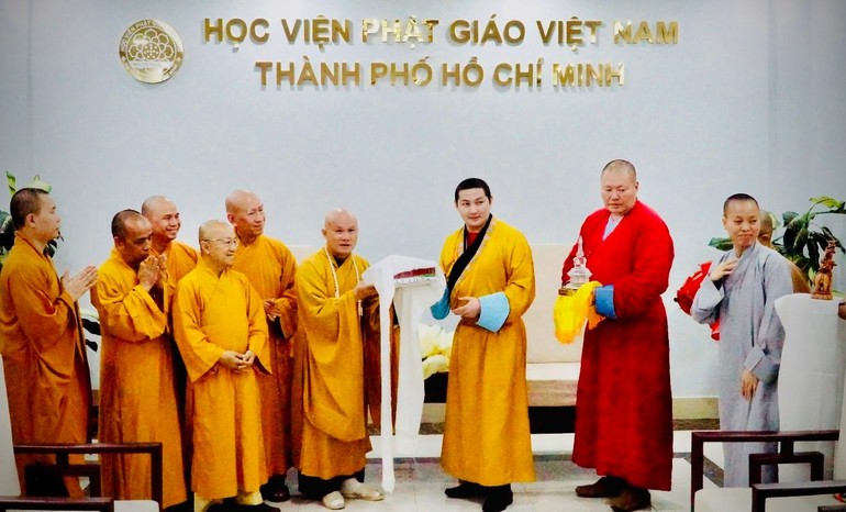 Phái đoàn Phật giáo Mông Cổ thăm Học viện Phật giáo VN tại TP.HCM