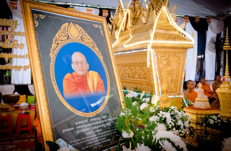 Lễ tưởng niệm trước lúc trà-tỳ nhục thân Trưởng lão Hòa thượng Lý Sân (Dhamma Panna) theo truyền thống Khmer tổ chức tại chùa Sanvor Pôthi Nhen ở Cần Thơ - Ảnh: Đăng Huy