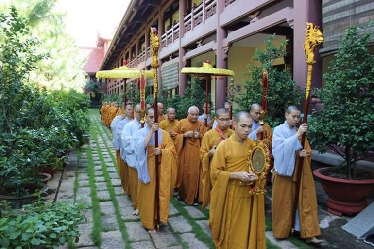 Cung thỉnh chư giới sư tại Đại giới đàn Đức Tạng (năm 2016) do Ban Trị sự Phật giáo tỉnh Ninh Thuận tổ chức