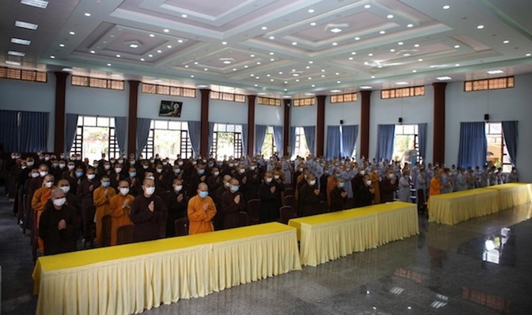 Hơn 200 Tăng Ni sinh Trường Trung cấp Phật học tỉnh Bình Định tham gia lễ khai giảng năm học mới