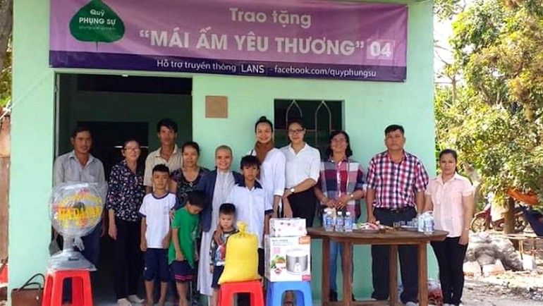 Ban Từ thiện - Xã hội Phật giáo Đồng Tháp bàn giao 3 nhà tình thương đến hộ nghèo