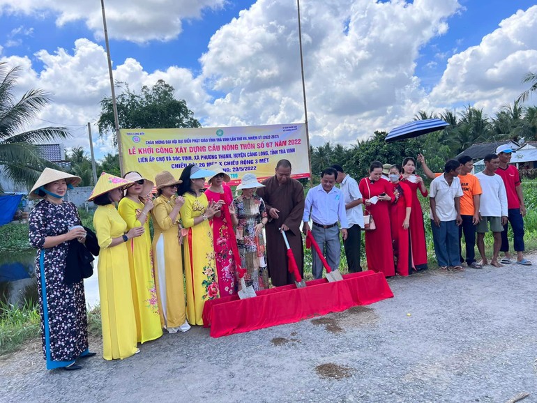 Khởi công xây dựng cầu nông thôn số 67 tại xã Phương Thạnh, huyện Càng Long - Ảnh: Long Bửu