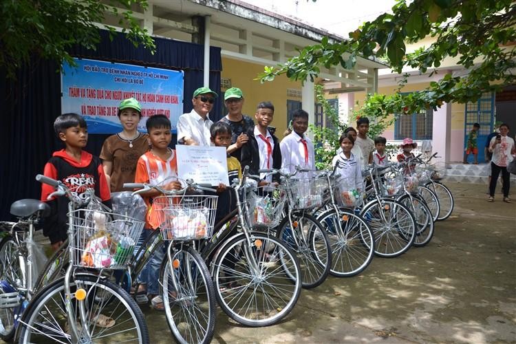 30 xe đạp được đoàn trao tặng đến học sinh khó khăn