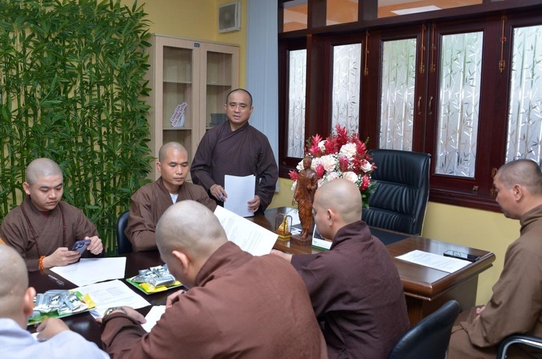 Thượng tọa Thích Tâm Hải chủ trì buổi họp của Thường trực Ban Thông tin - Truyền thông Phật giáo TP.HCM