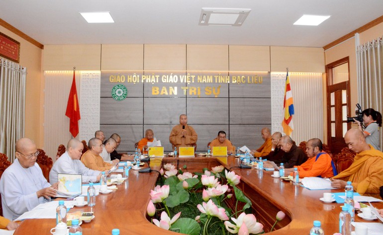 Thượng tọa Thích Giác Nghi chủ trì buổi họp triển khai một số công tác Phật sự quan trọng của Phật giáo tỉnh