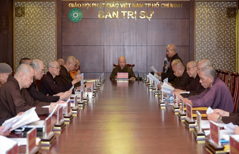 Chư tôn đức Ban Thường trực Ban Trị sự Phật giáo TP.HCM họp tại Việt Nam Quốc Tự