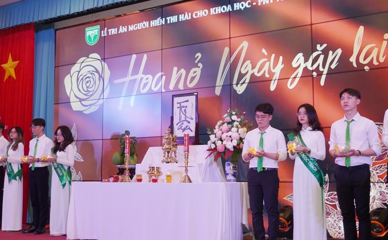 Lễ macchabée - tri ân người hiến thi hài cho khoa học tại Trường Đại học Y khoa Phạm Ngọc Thạch