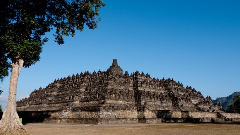 Borobudur - công trình kiến trúc Phật giáo kỳ vĩ và cổ kính tại Indonesia