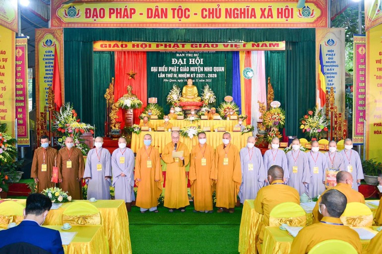Tân Ban Trị sự Phật giáo huyện Nho Quan nhiệm kỳ 2021-2026 ra mắt và phát biểu nhận nhiệm vụ tại đại hội - Ảnh: Chùa Hồng Ân