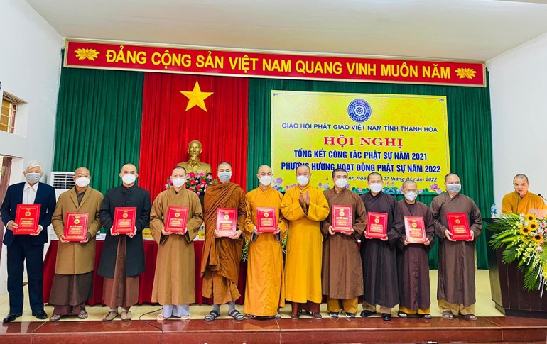 Ban Trị sự GHPGVN tỉnh Thanh Hóa trao quyết định chuẩn y nhân sự Ban Trị sự Phật giáo các huyện, thị xã, thành phố nhiệm kỳ 2021-2026