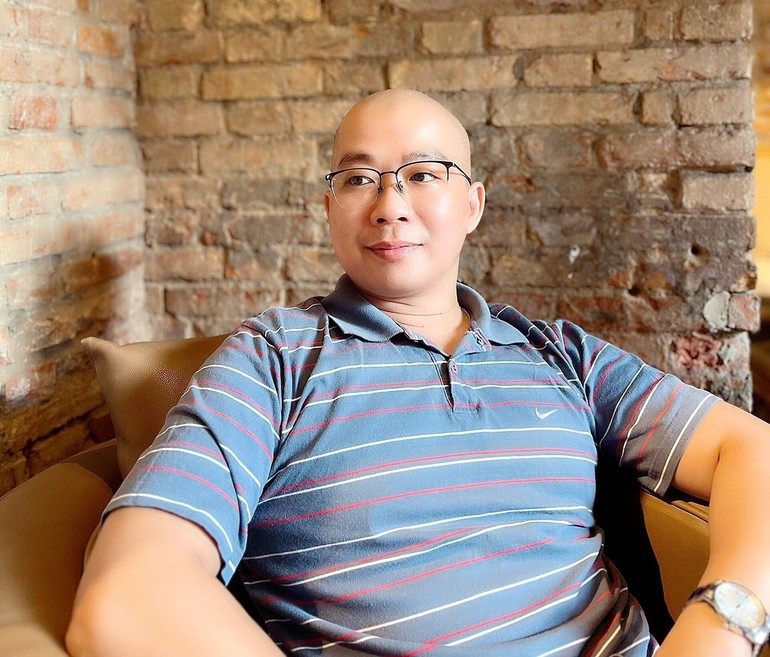 Lưu Đình Long từng có 14 năm công tác tại Báo Giác Ngộ, hiện anh cũng là cộng tác viên thân thiết của báo