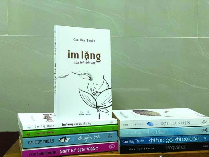 Tập sách "Im lặng như lời chia tay" của Giáo sư Cao Huy Thuần 