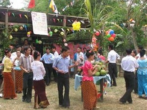 Sen Dolta - Lễ vu lan, báo hiếu của đồng bào Khmer Nam bộ. (Ảnh: Internet)