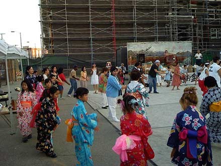 Japanese Dance - Obon Festival (Điệu múa truyền thống trong lễ hội Vu lan - Nhật Bản)