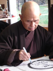 Thiền sư Thích Nhất Hạnh và nghệ thuật thư pháp