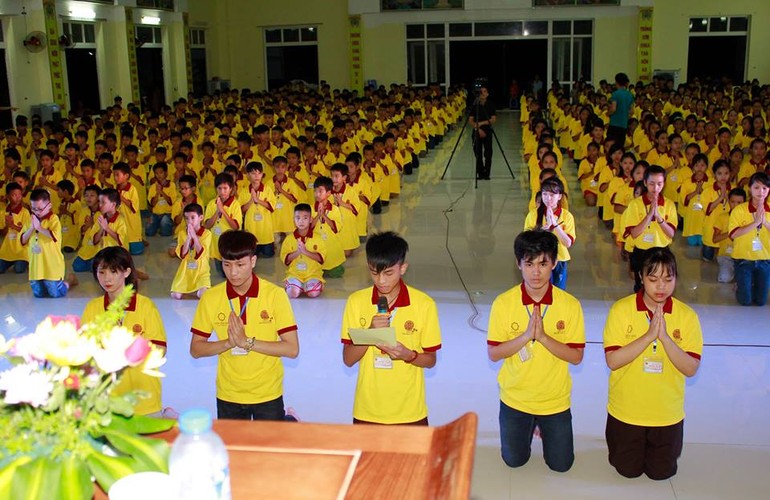 Bạn trẻ Nghệ An dự khóa tu phát nguyện học và tu theo lời Phật dạy