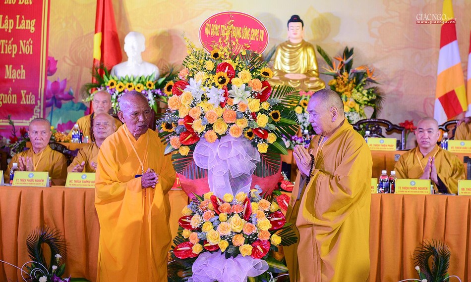 Phú Yên: Hòa thượng Thích Đồng Tiến được tái suy cử Trưởng ban Trị sự Phật giáo tỉnh (2022-2027) ảnh 5