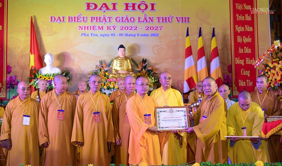 Phú Yên: Hòa thượng Thích Đồng Tiến được tái suy cử Trưởng ban Trị sự Phật giáo tỉnh (2022-2027) ảnh 24